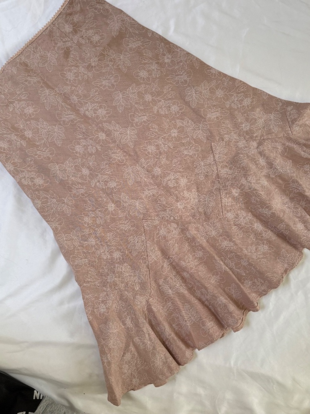 VINTAGE 100% linen floral ruffled midi skirt